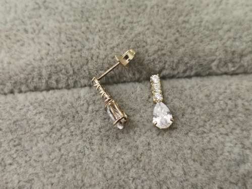 Discount!! 9ct Gold Earrings