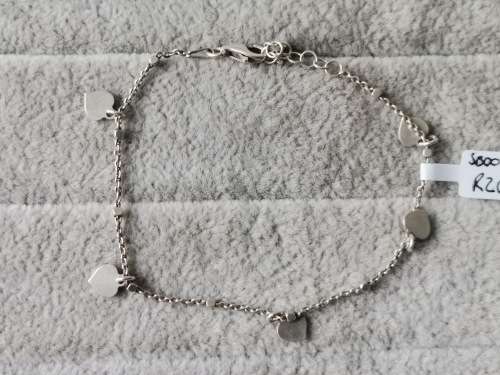 DISCOUNT!! Dainty Silver Hearts Bracelet