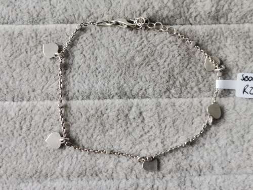 DISCOUNT!! Dainty Silver Hearts Bracelet