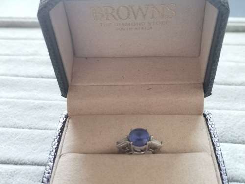 18ct Gold BROWNS Tanzanite Ring