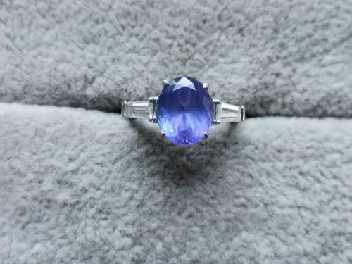 18ct Gold BROWNS Tanzanite Ring