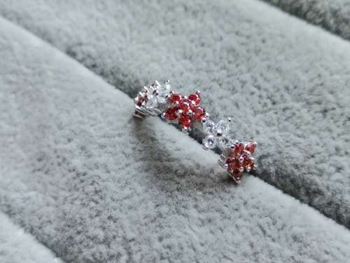 Stunning Silver Flower Ring (Size N)