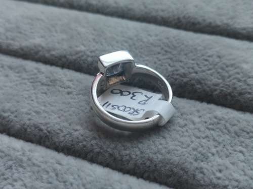 DISCOUNT!! Silver Solitaire Ring