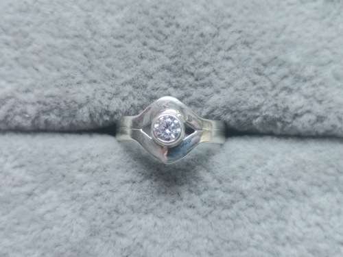 DISCOUNT!! Dainty Silver Solitaire Ring
