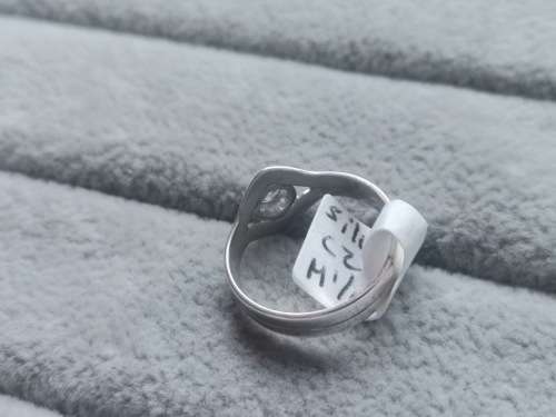 DISCOUNT!! Dainty Silver Solitaire Ring