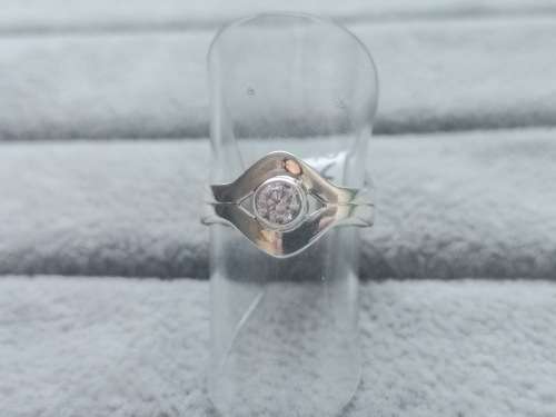 DISCOUNT!! Dainty Silver Solitaire Ring