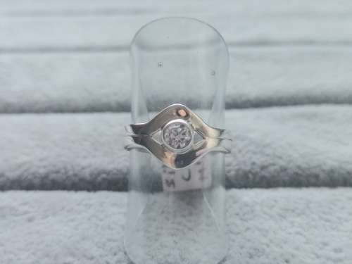 DISCOUNT!! Dainty Silver Solitaire Ring