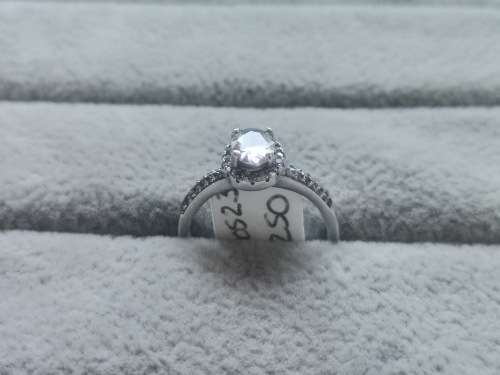 DISCOUNT!! Charming Silver Ring