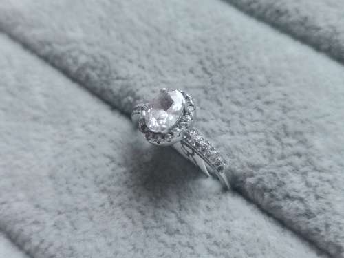 DISCOUNT!! Charming Silver Ring