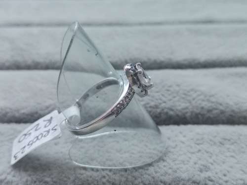 DISCOUNT!! Charming Silver Ring