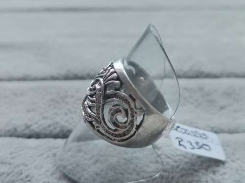 DISCOUNT!! Detailed Silver Ring