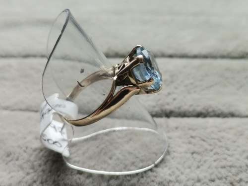 Gorgeous 9ct Gold Ring