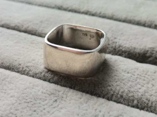 DISCOUNT!! Unique Square Ring