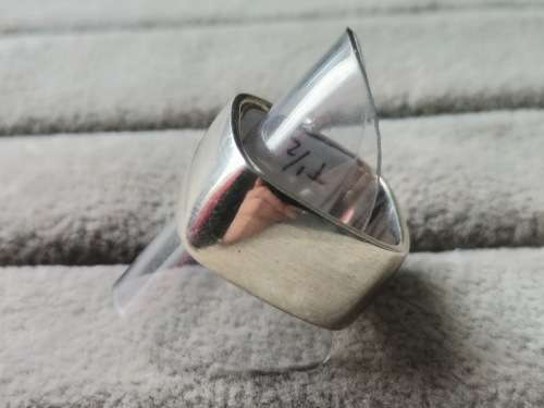 DISCOUNT!! Unique Square Ring