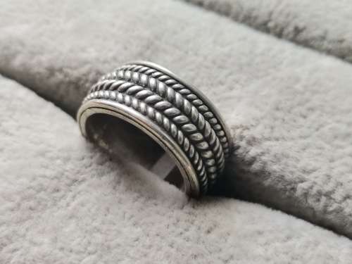 DISCOUNT!! Patterned Silver Ring