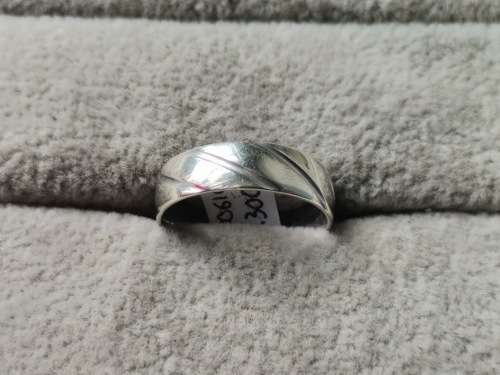 DISCOUNT!! Patterned Silver Ring