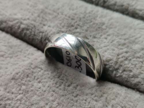 DISCOUNT!! Patterned Silver Ring
