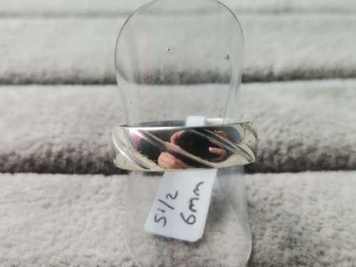 DISCOUNT!! Patterned Silver Ring