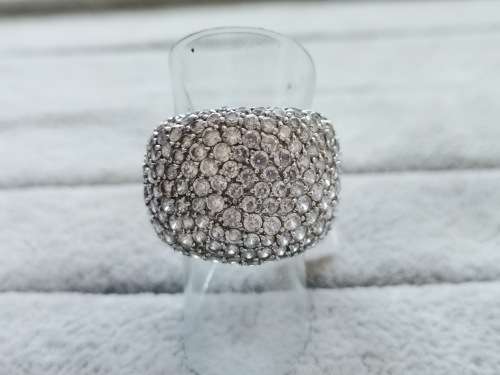 DISCOUNT!! Dazzling Silver Ring