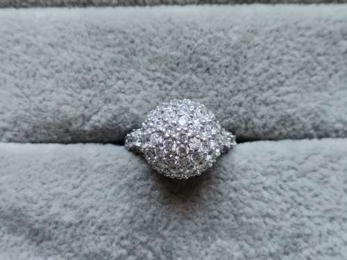 DISCOUNT!! Dazzling Silver Ring