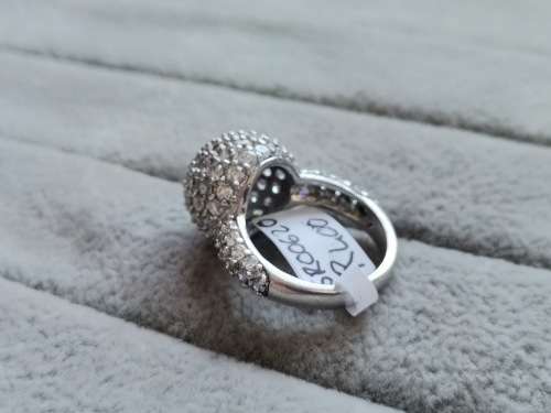 DISCOUNT!! Dazzling Silver Ring