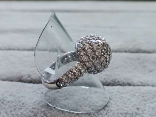 DISCOUNT!! Dazzling Silver Ring