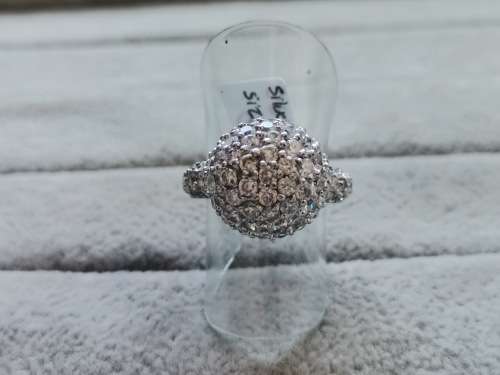 DISCOUNT!! Dazzling Silver Ring