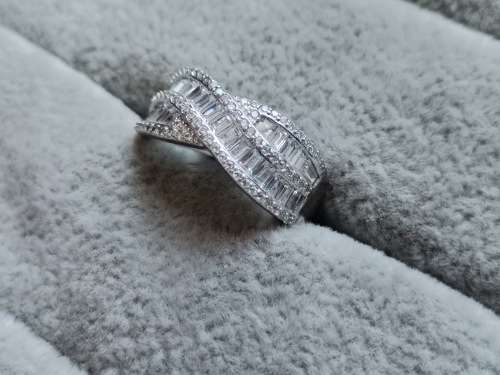 Dazzling Silver Ring