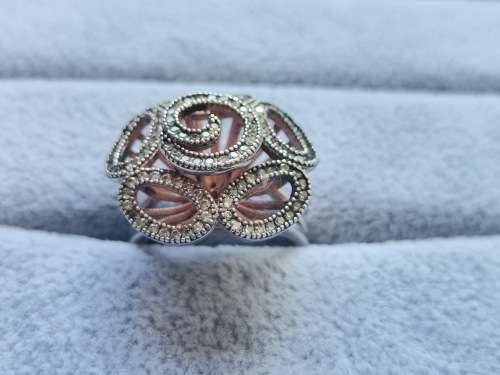DISCOUNT!! Silver Flower Ring
