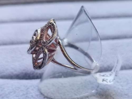 DISCOUNT!! Silver Flower Ring