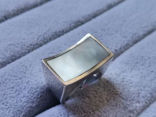 DISCOUNT!! Silver Mother-Of-Pearl Ring
