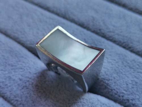 DISCOUNT!! Silver Mother-Of-Pearl Ring