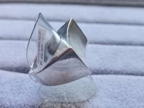 DISCOUNT!! Silver Mother-Of-Pearl Ring