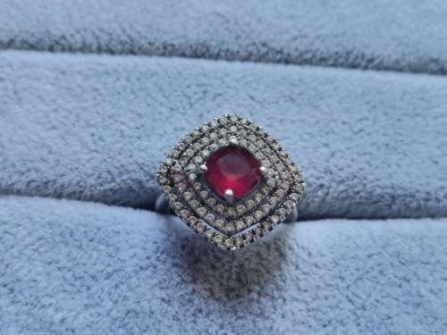 DISCOUNT!! Dazzling Silver Ring