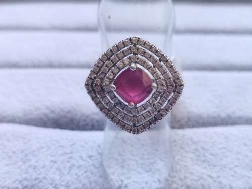 DISCOUNT!! Dazzling Silver Ring