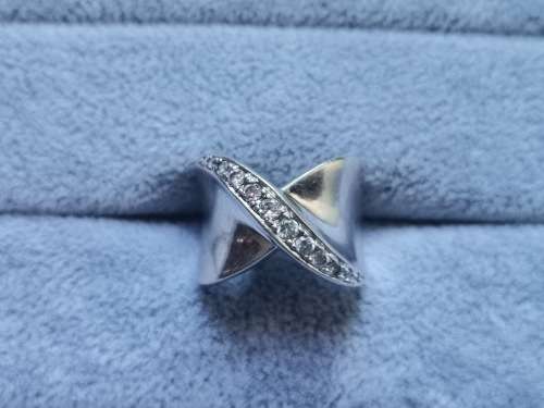 DISCOUNT!! Stunning Silver Ring