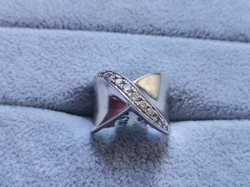 DISCOUNT!! Stunning Silver Ring
