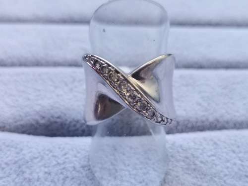 DISCOUNT!! Stunning Silver Ring