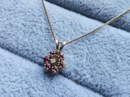 9ct Gold Flower Necklace