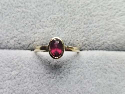 Pretty 9ct Gold Ruby/Tourmaline Ring