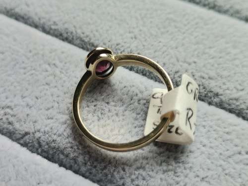 Pretty 9ct Gold Ruby/Tourmaline Ring