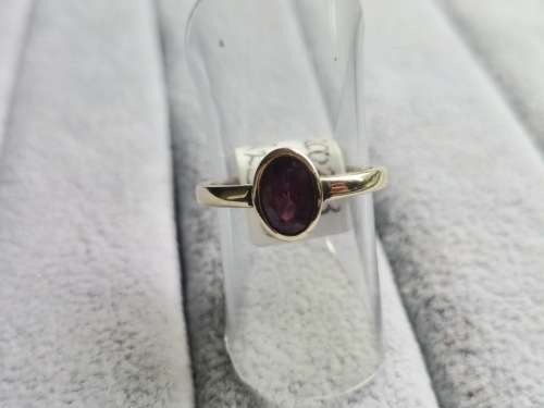 Pretty 9ct Gold Ruby/Tourmaline Ring