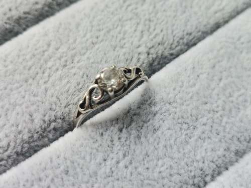 DISCOUNT!! Silver Solitaire Ring