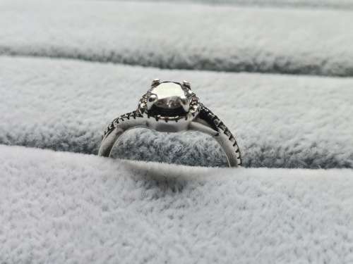 DISCOUNT!! Pretty Silver Ring