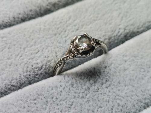 DISCOUNT!! Pretty Silver Ring