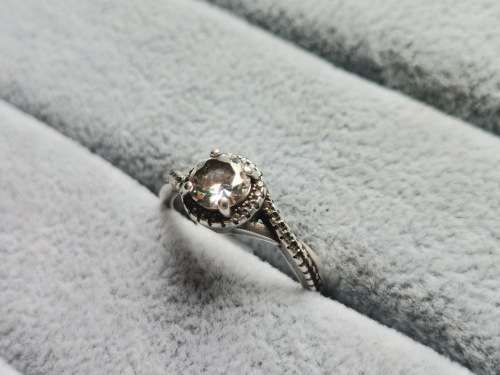 DISCOUNT!! Pretty Silver Ring