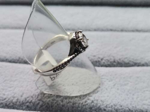 DISCOUNT!! Pretty Silver Ring