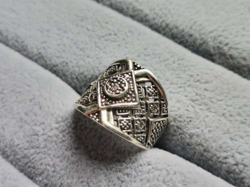 DISCOUNT!! Detailed Silver Ring