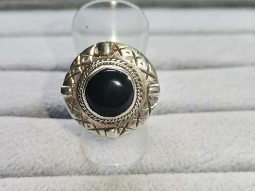DISCOUNT!! Detailed Silver Onyx Ring