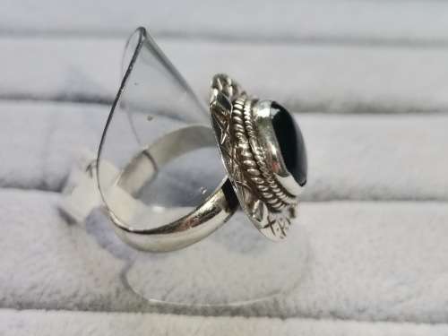 DISCOUNT!! Detailed Silver Onyx Ring